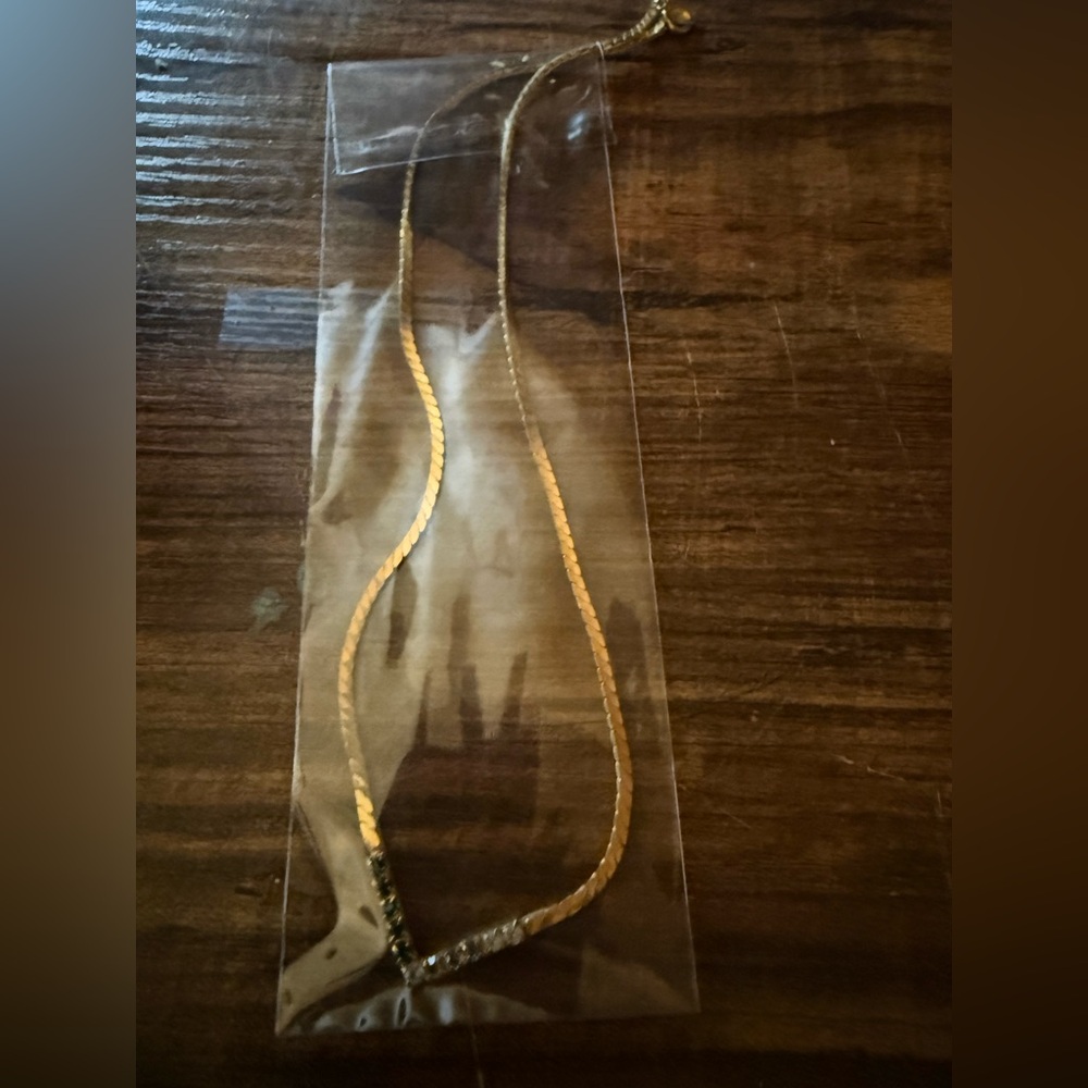 Elegant Gold, Emerald and Diamond Necklace